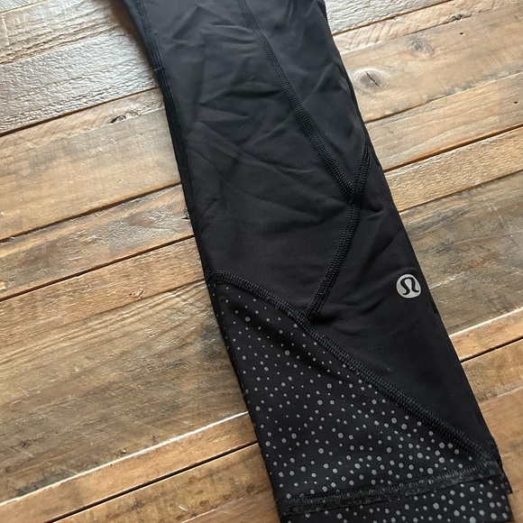 Lululemon high waisted reflective leggings - Picture 3 of 3